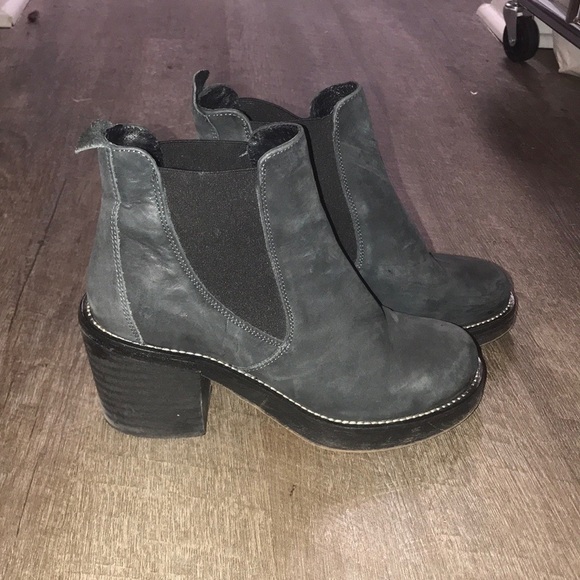 6.5 black ASOS leather chunky heeled booty - Picture 1 of 4